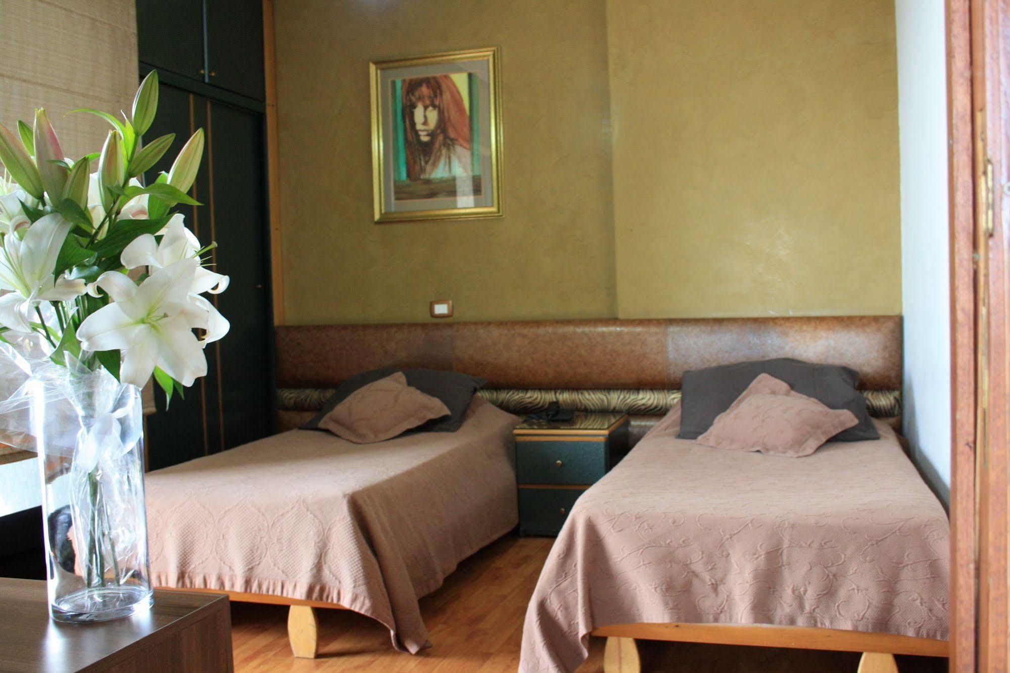Camelot Hotel Džunija Exteriér fotografie