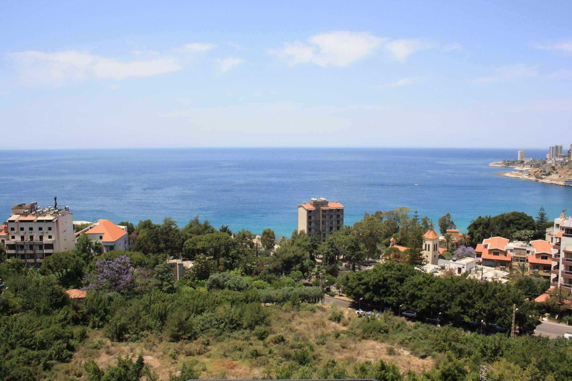 Camelot Hotel Džunija Exteriér fotografie